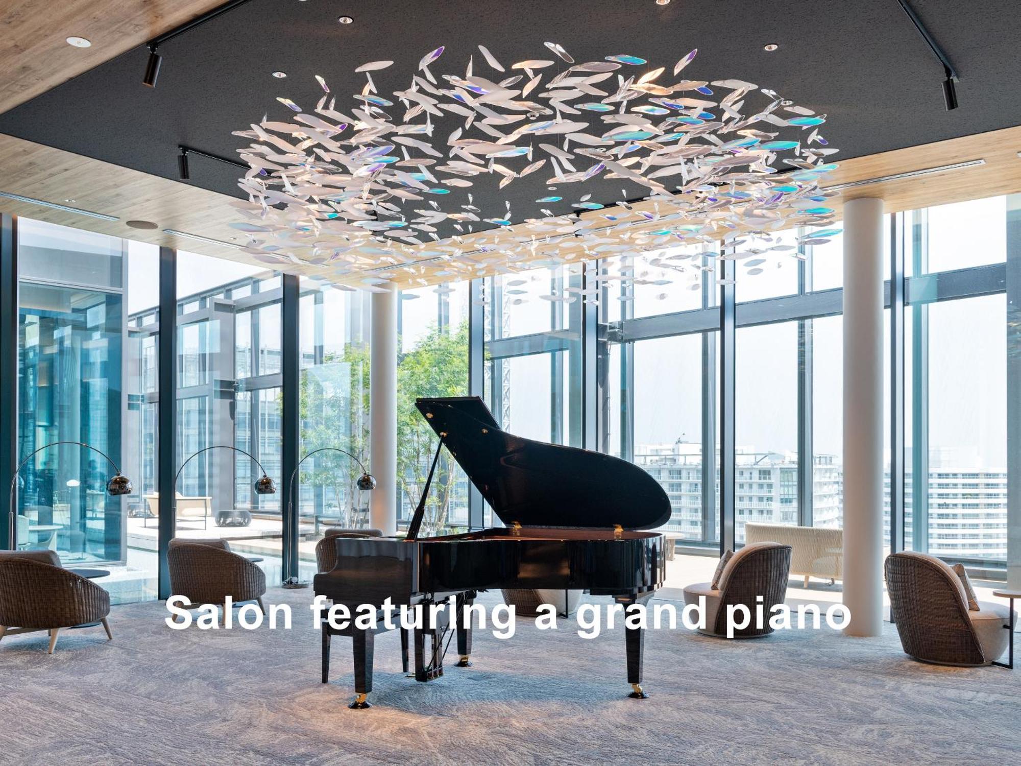 Mitsui Garden Hotel Yokohama Minatomirai Premier Exterior foto Salon featuring a grand piano